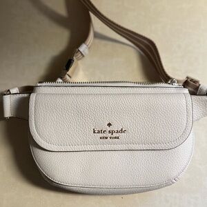 Kate Spade Rosie belt bag -used only once-